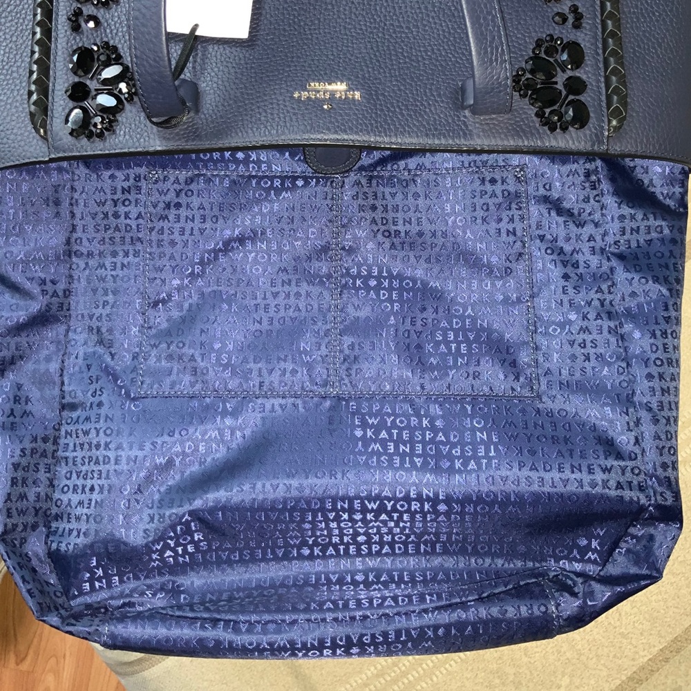 ♠️kate spade Lg Leather Tote w/ wallet♠️. EUC - Picture 6 of 10